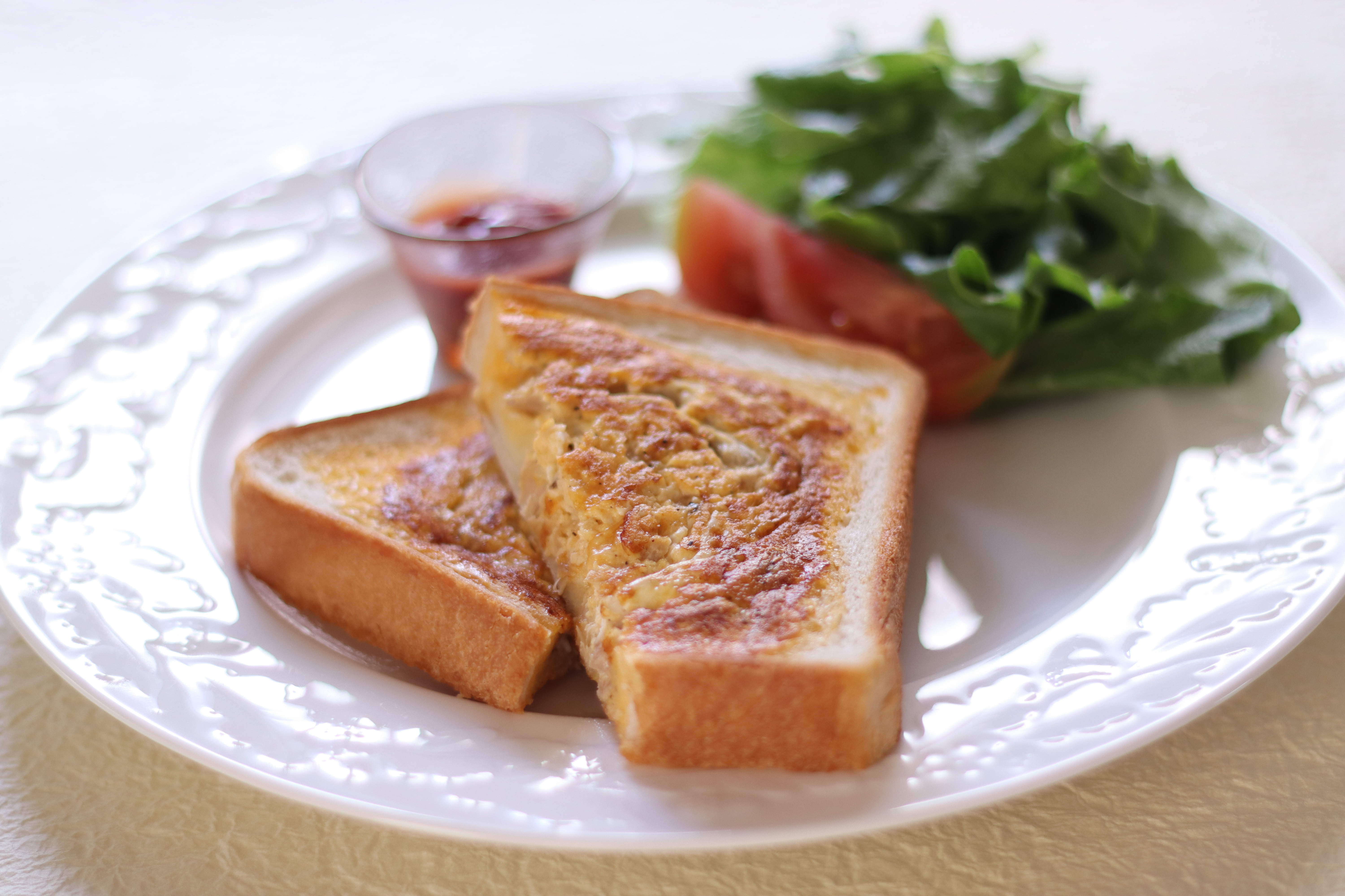 ツナと卵のホットサンドイッチ